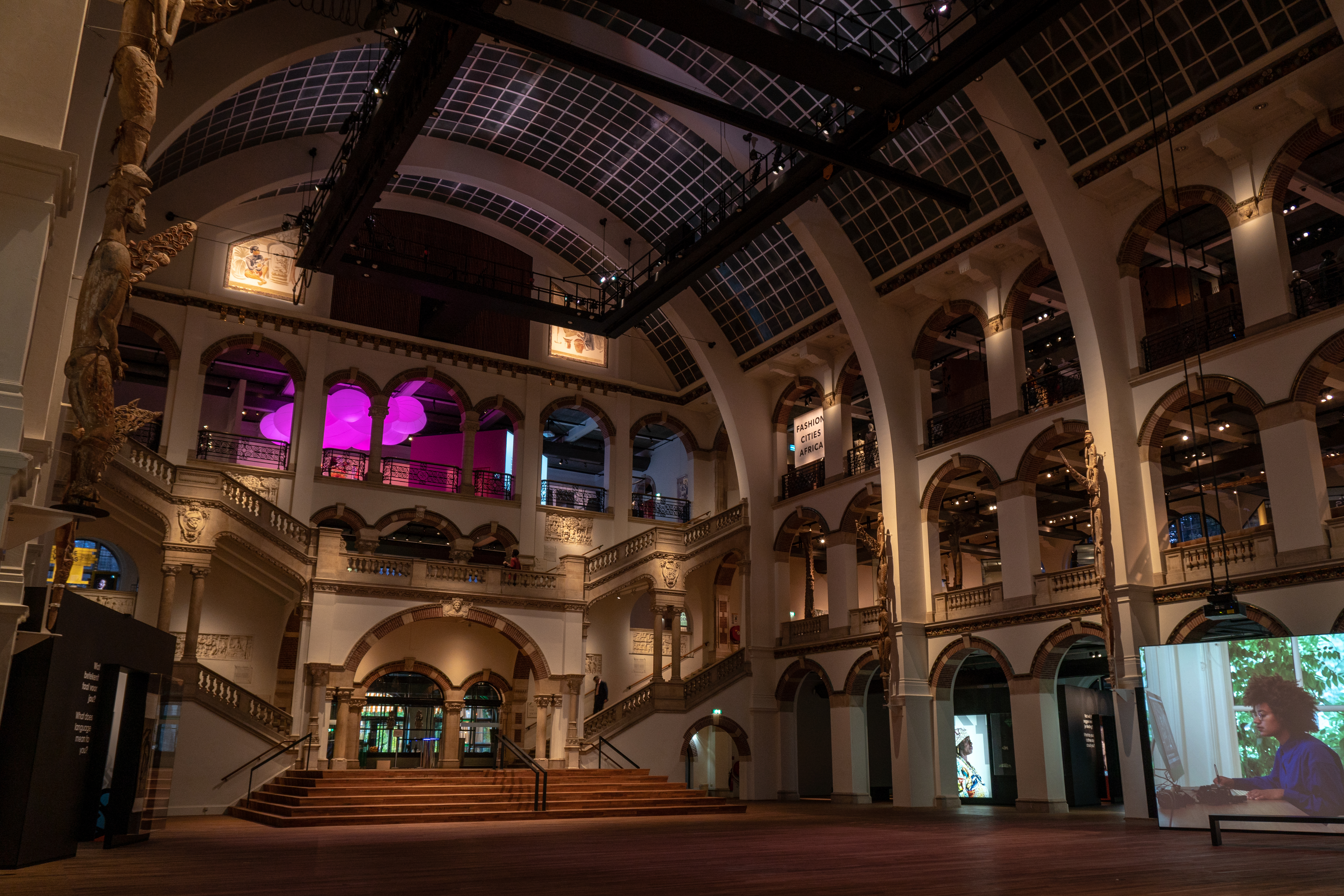 Entree of zaal van Wereldmuseum Amsterdam